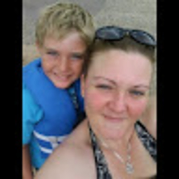 Meet your Posher, Charis - Picture 1 of 1